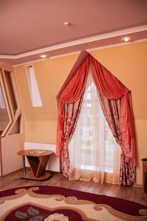 Piligrim 1 Hotel Mykolaiv Exterior photo